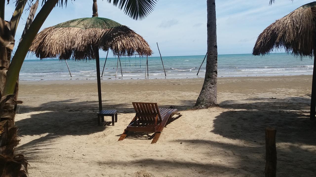 Peace & Love Beach Club Roxas  Exterior photo
