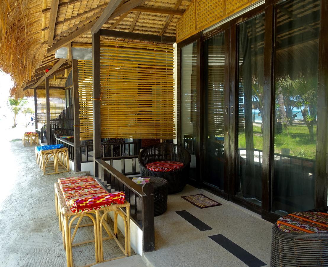 Peace & Love Beach Club Roxas  Exterior photo